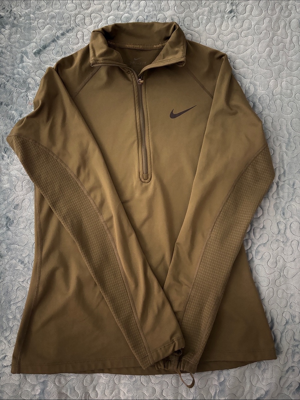 Nike woman’s Olive Zip-Up Training Pullover